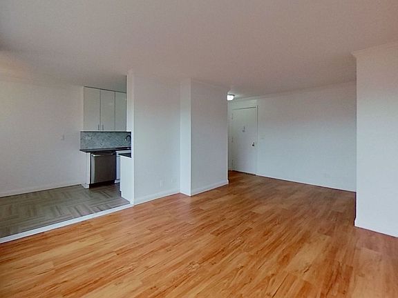 4th image of 747 10th Ave APT 7J