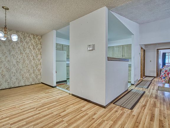 4th image of 3404 Belmont Ave