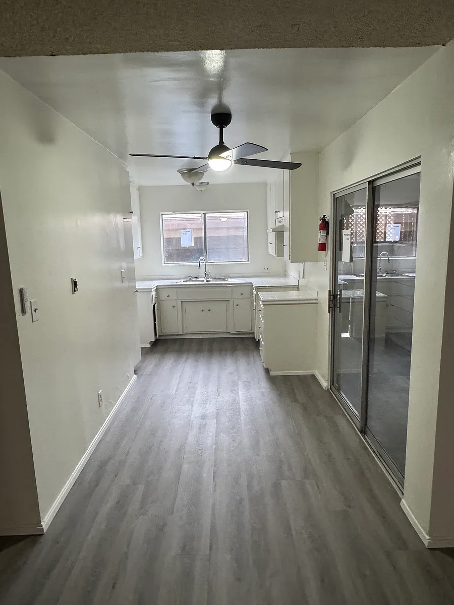 Building Photo - 18540 Parthenia St #2