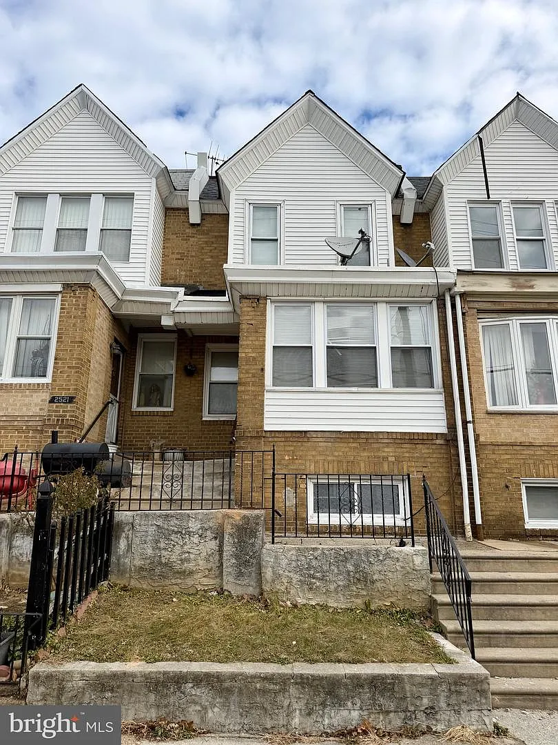2523 S 66th St photo 1