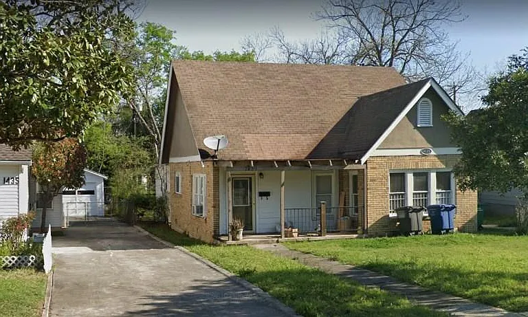 1439 Schley Ave — Photo 6