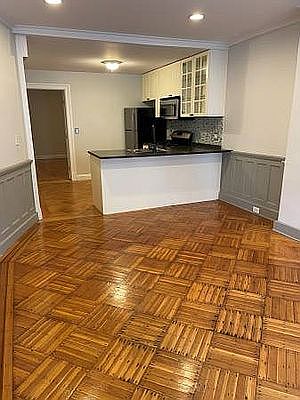 3rd image of 520A 9th St #1