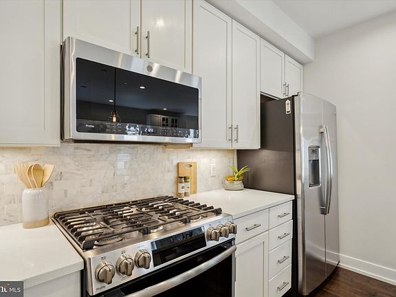 4th image of 2563 Grays Ferry Ave Unit 2