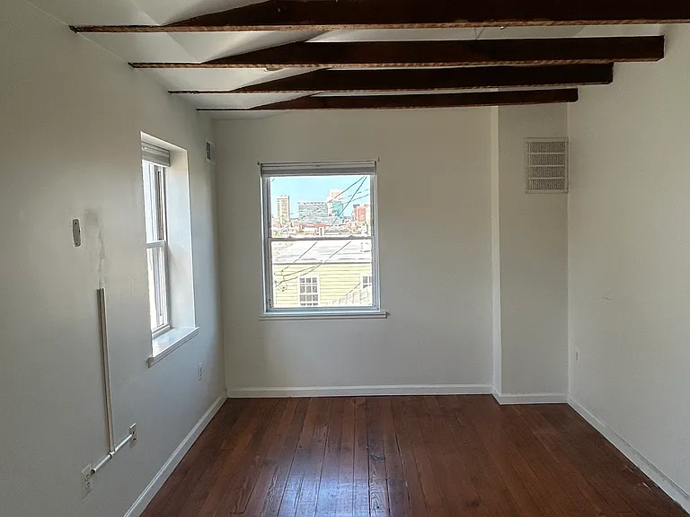 200 S Washington St — Photo 6