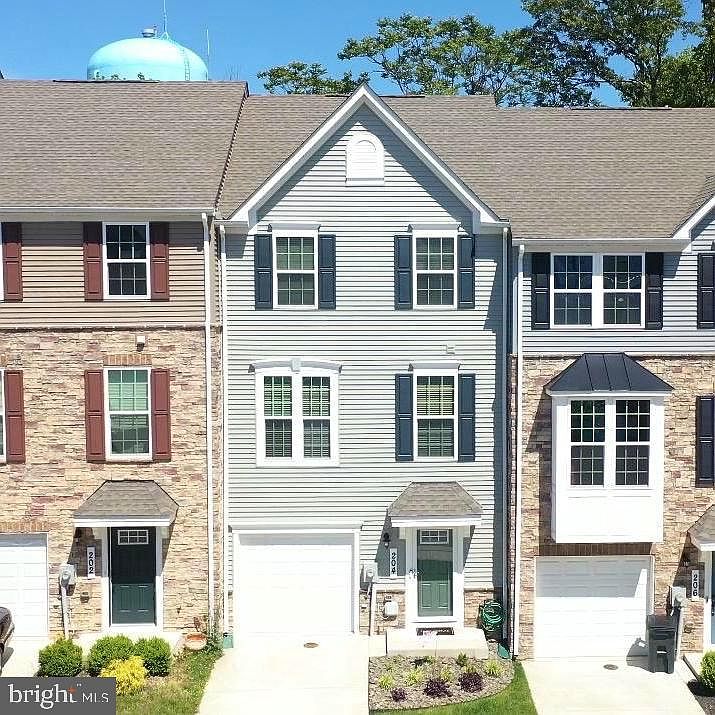 1st image of 204 Chickaloon Pl