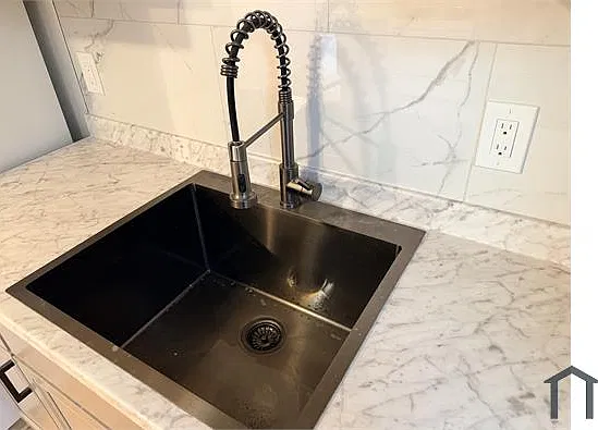 3 bed, 1000 sqft, $2,800 — Photo 4