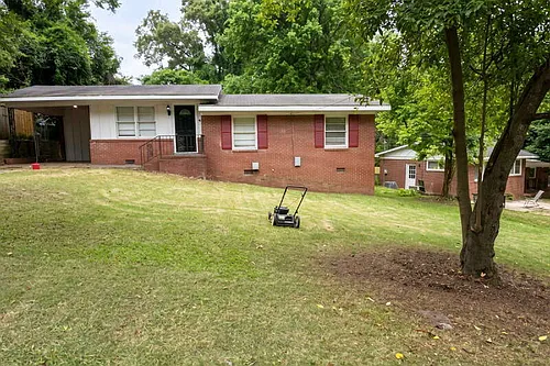 212 Moss Dr Photo 1