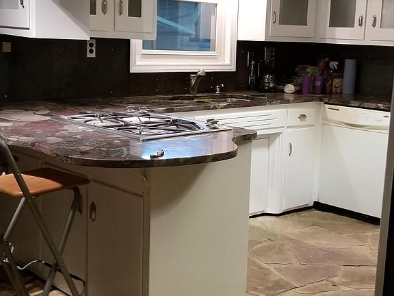 4th image of 7117 Lakeside Dr