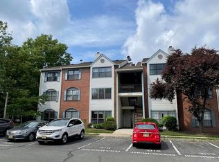 20 Chamberlin Ct, Lawrence Township, NJ