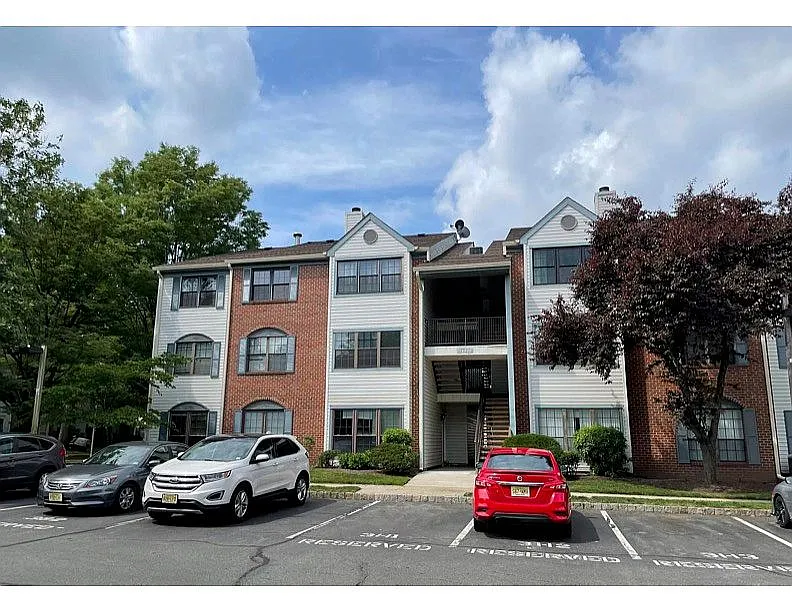20 Chamberlin Ct photo 1