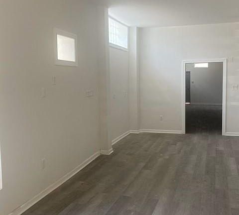 3rd image of 6218 Elmwood Ave