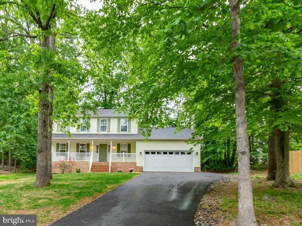 1716 Raines Dr, Fredericksburg, VA 22401