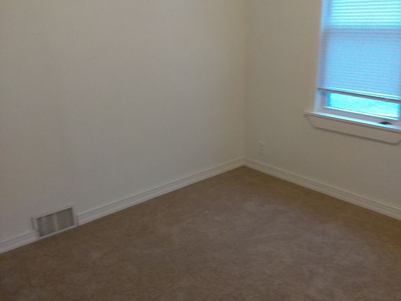 4th image of 13476 Georgiana Ave