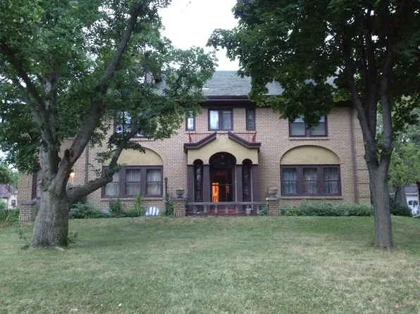 208 N Prospect St, Rockford, IL 61107