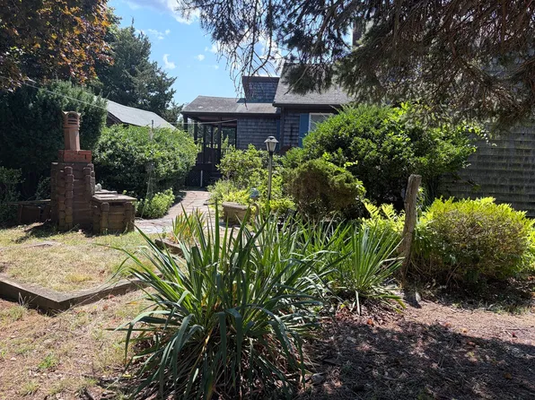 47 Wheeler St, Gloucester, MA 01930