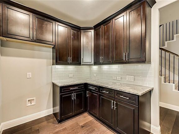 5th image of 6316 Hermosa Dr