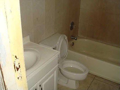 3rd image of 212 NW 46th Ct