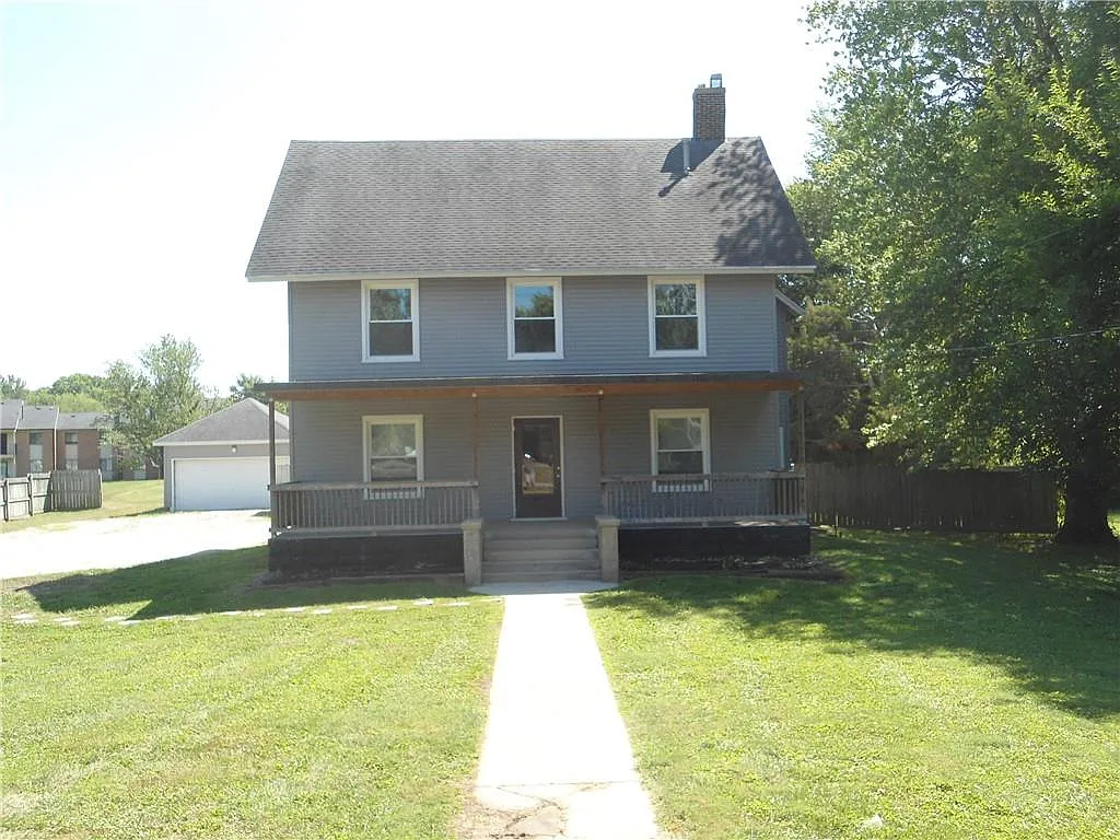1705 E Main St photo 1