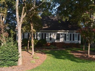 920 N Peace Haven Rd, Winston Salem, NC 27104