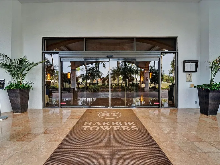 3600 Yacht Club Dr #904 — Photo 71