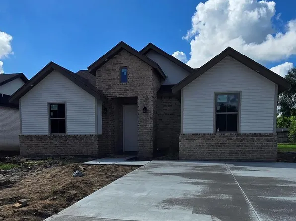 105 Canal St, Los Fresnos, TX 78566