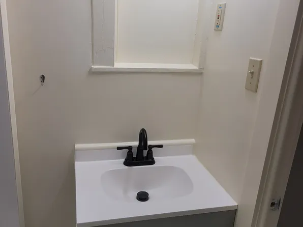 318 Ashland Ave APT 5, Buffalo, NY 14222