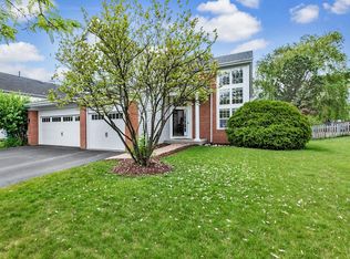 321 Gatewood Ln, Grayslake, IL