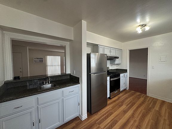 5th image of 11948 Burbank Blvd APT 15