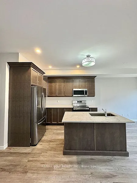 3 bed, $3,000 — Photo 3