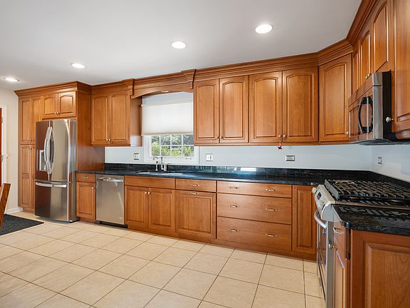 3rd image of 736 Deborah Ave