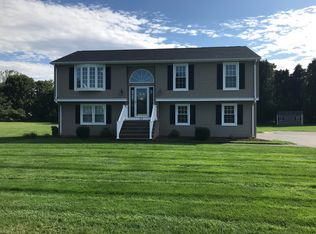 60 Katherine Dr, Agawam, MA 01001
