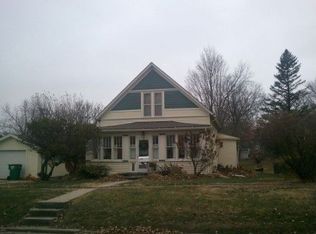 908 N Sycamore St, Creston, IA 50801