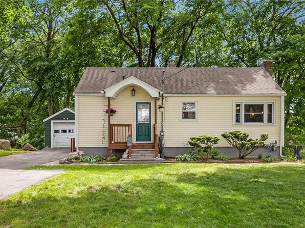 1223 Cumberland Hill Rd, Woonsocket, RI 02895