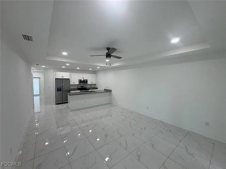 727 Gordon Ave S — Photo 4