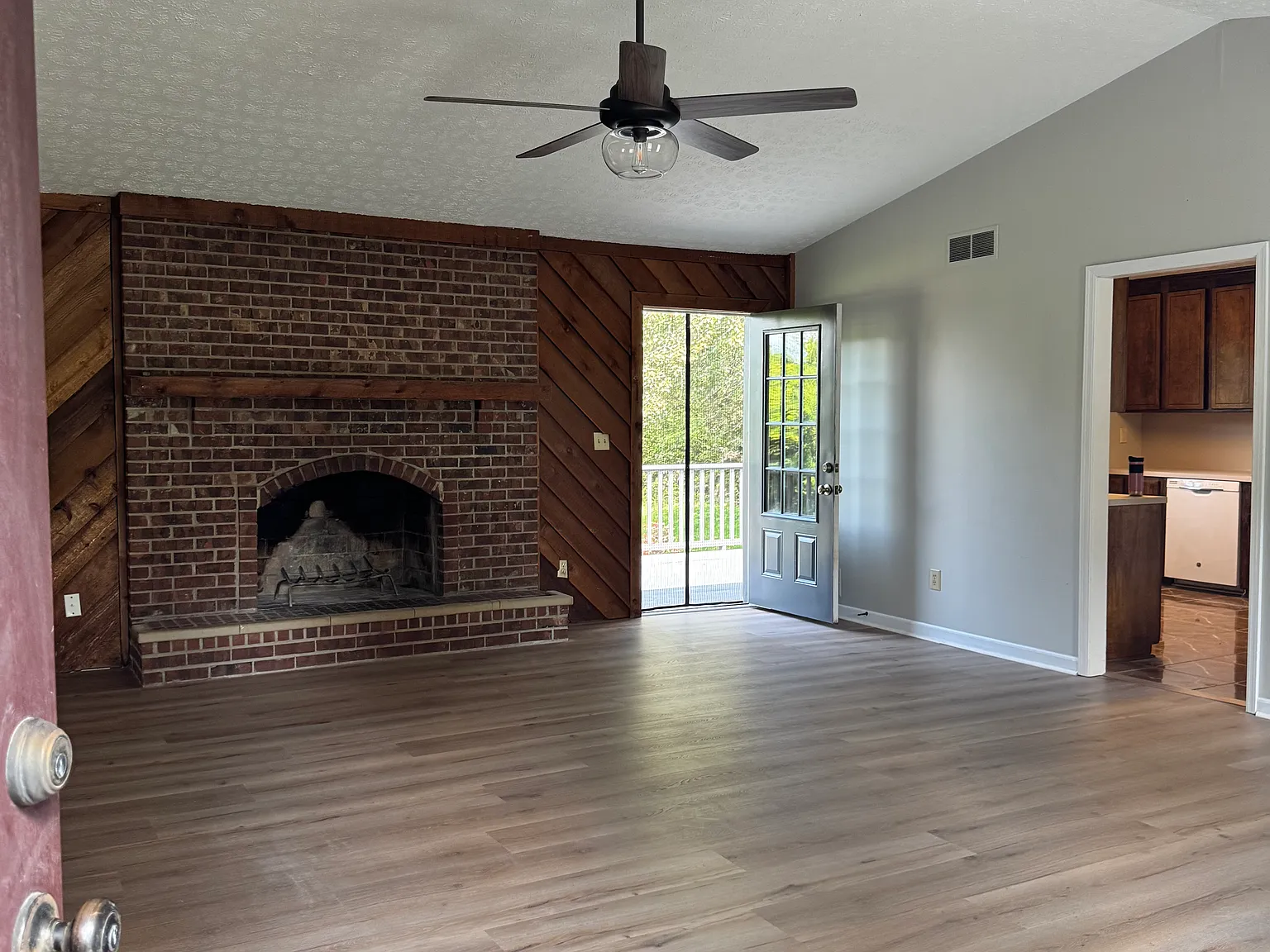 116 Trickum Hills Dr — Photo 2