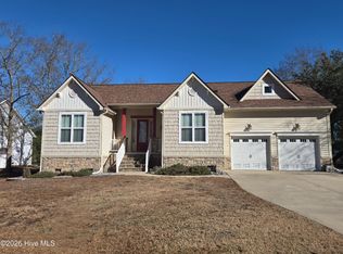 107 Argosy Dr, New Bern, NC 28560