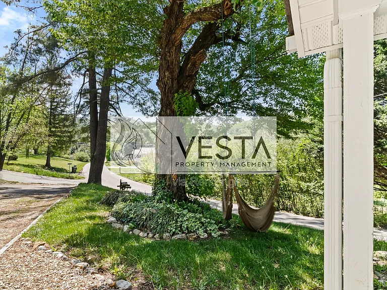 817 Oakdale Rd — Photo 5