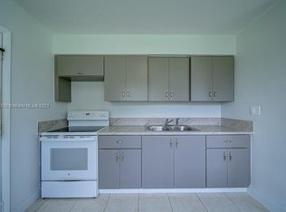 5613 SW 27th St #1, Hollywood, FL 33023