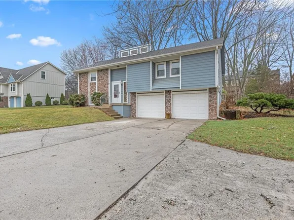 3502 NW Lake Dr, Lees Summit, MO 64064