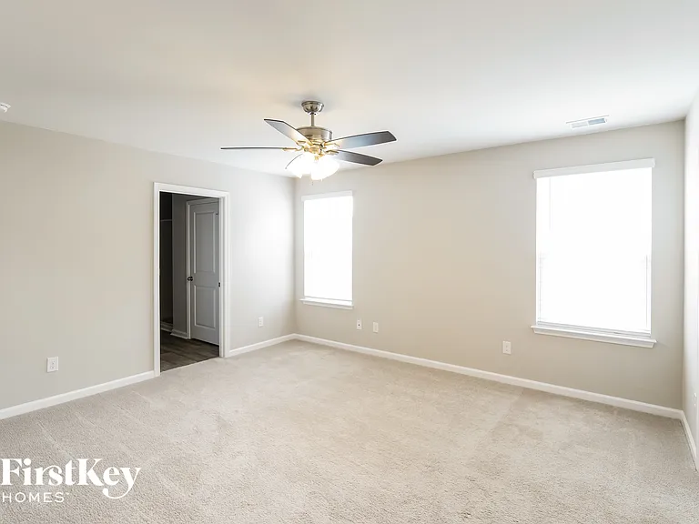 9733 Roseberry St — Photo 8