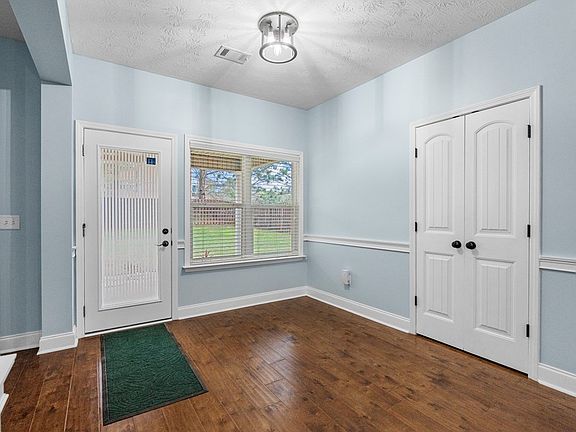 3rd image of 9539 Yarbrough Rd