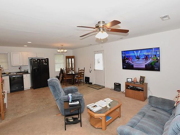 4th image of 105 Old Colonial Dr