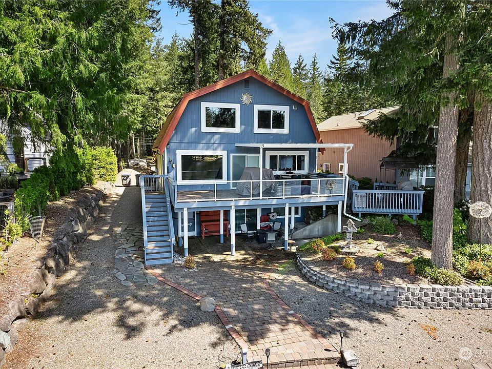 1st image of 221 E Ballantrae Drive