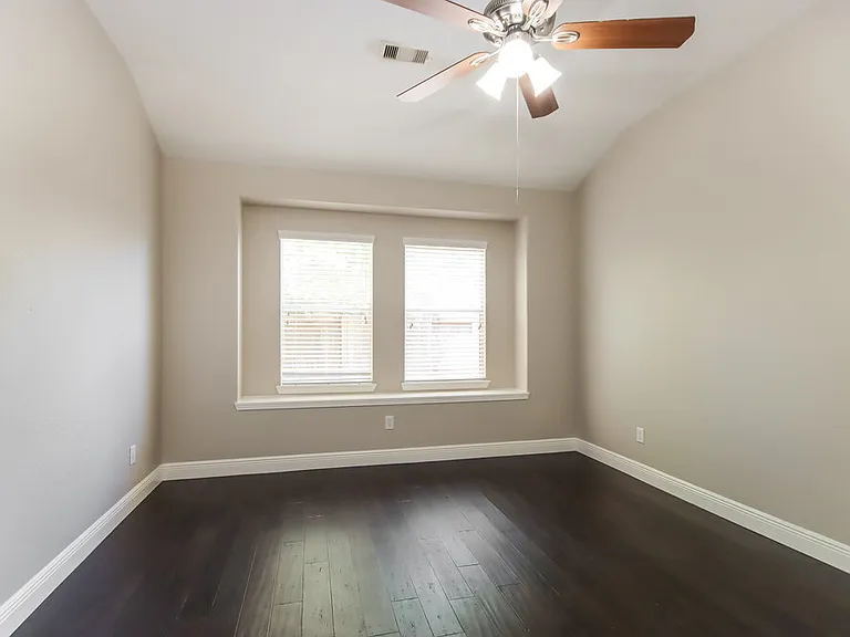 21620 Hackamore Ct — Photo 8