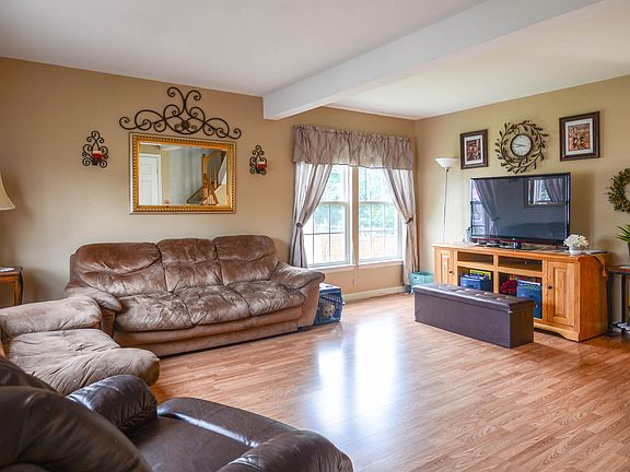 2nd image of 230 N Bridlewood Dr