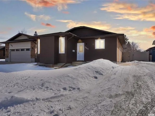 3347 Coughlin BAY E, Regina, SK S4V 1W4