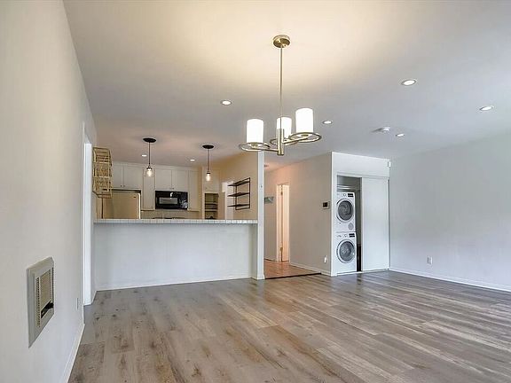 4th image of 1222 N Olive Dr APT 209