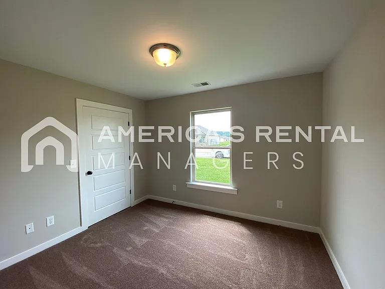 370 Sunlight Cir — Photo 14