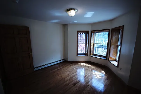 Rented by Owner | media 107