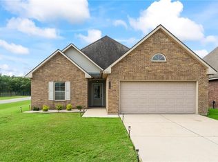 69001 Taverny Ct, Madisonville, LA 70447